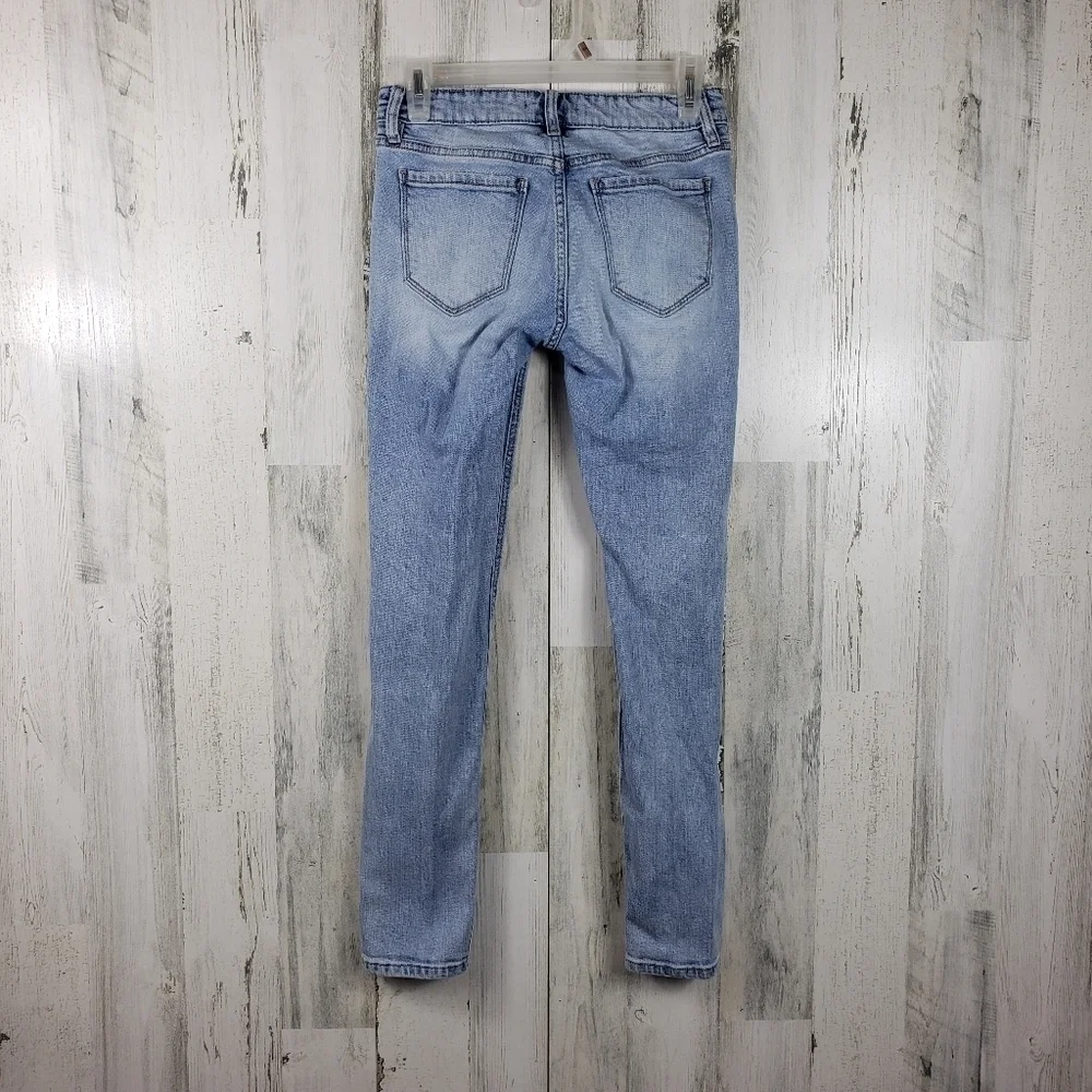 Fashion nova light wash highly ripped skinny jeans juniors size 1